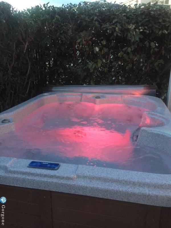 Photo n°8 de :CAP SAUVAGE - ViLLA  40 m2 - Jacuzzi - Barbecue